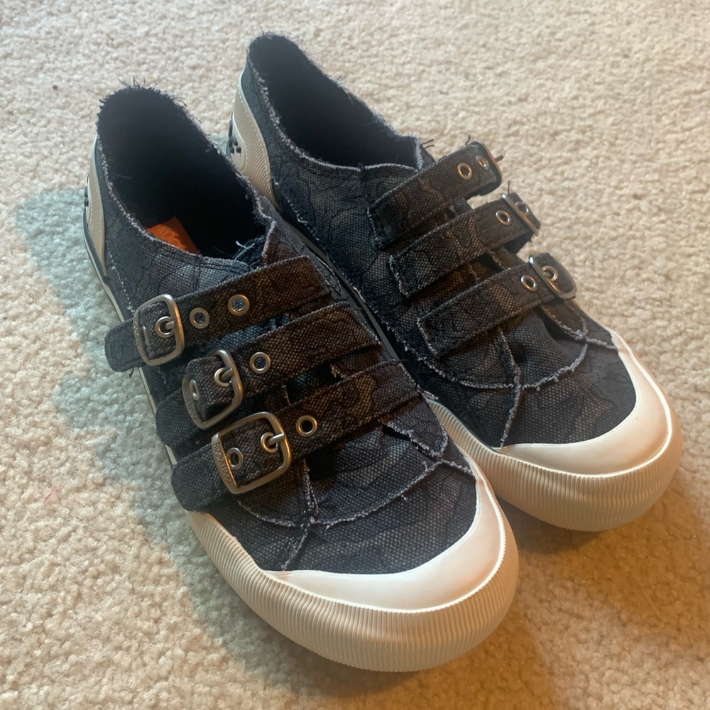 LIKE NEW!! ROCKET DOG Buckle Jean Slip-On Sneakers!!